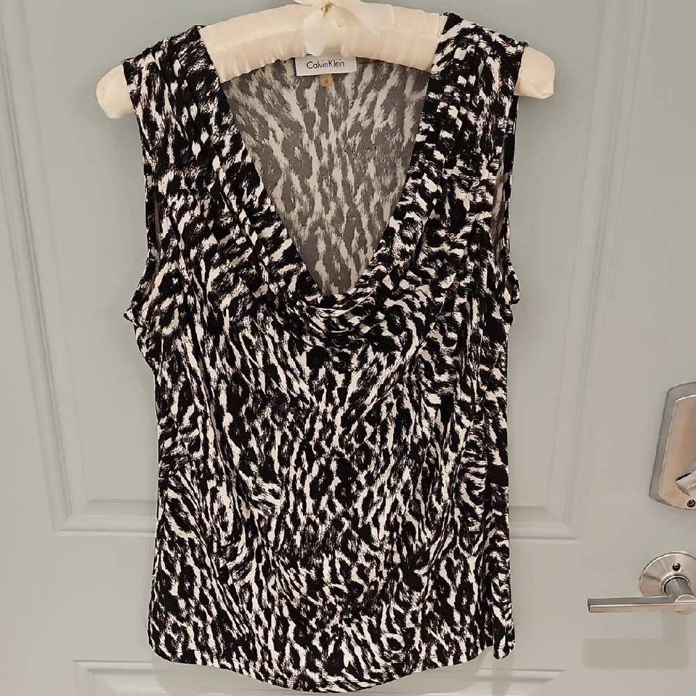 Calvin Klein Black and White Patterned Knit Blouse